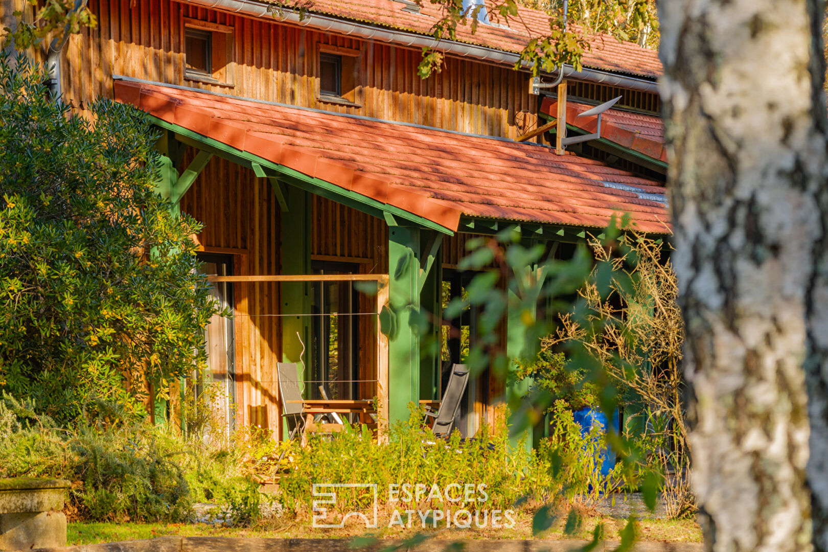 Une propriété de charme sur un vaste terrain