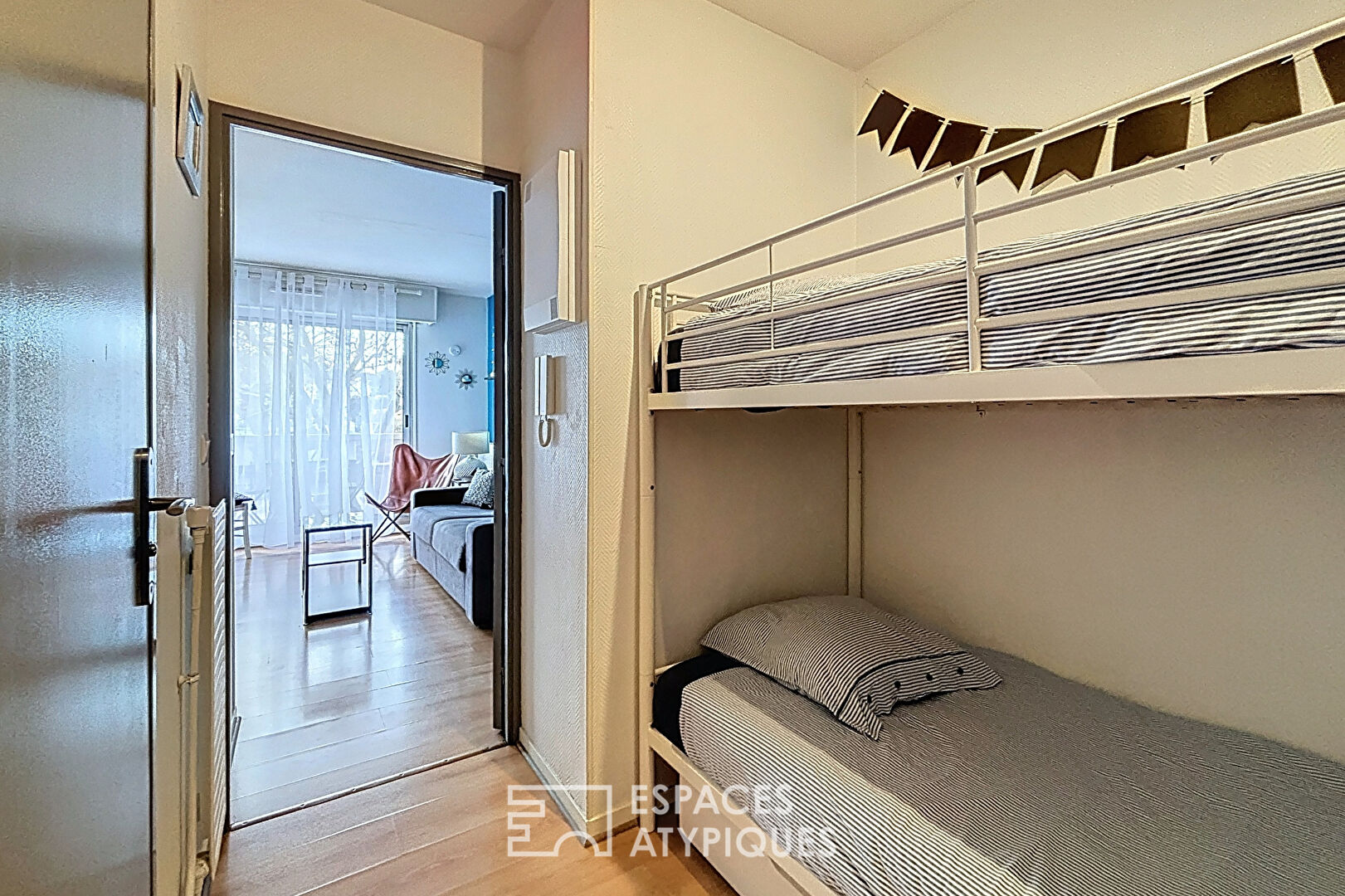 Studio cabine clé en main avec balcon en centre-ville