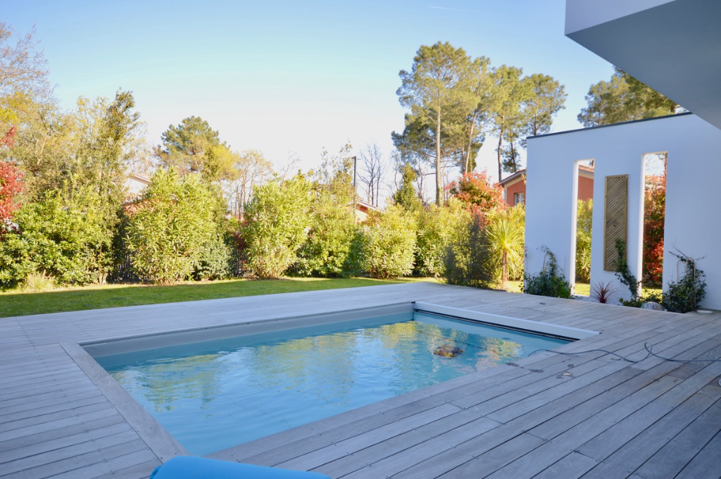 Maison cubique avec piscine à Lège Cap Ferret bourg