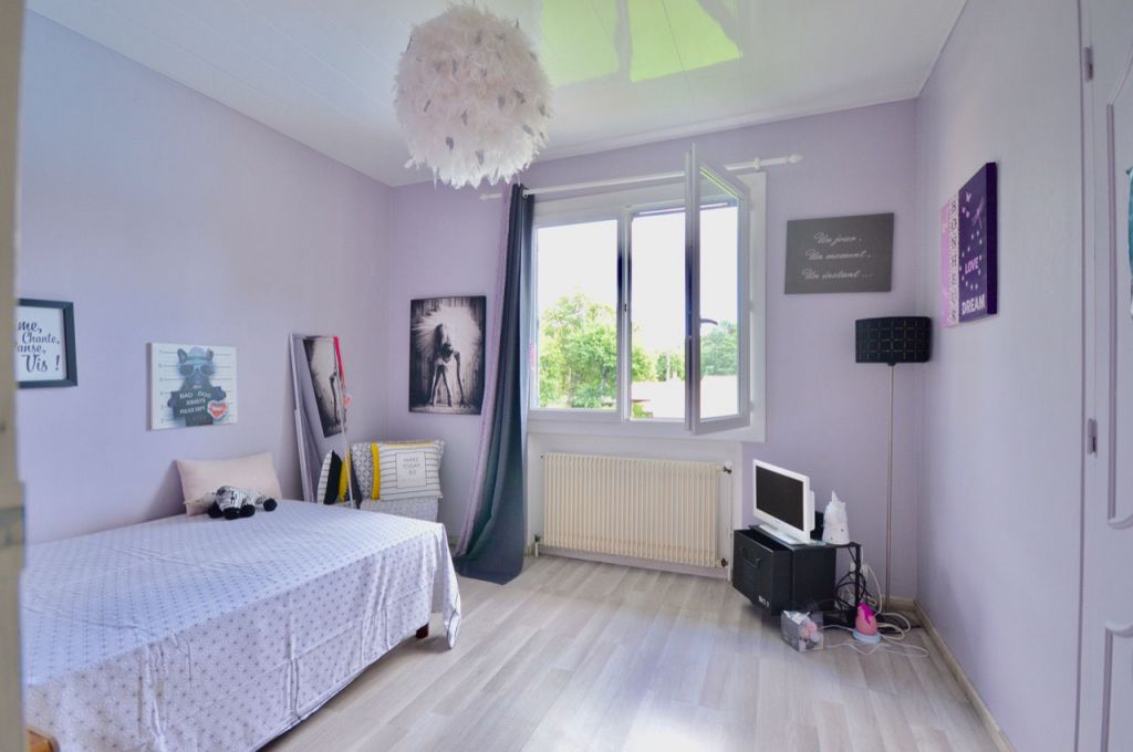 Maison familiale avec jardin et piscine en centre ville