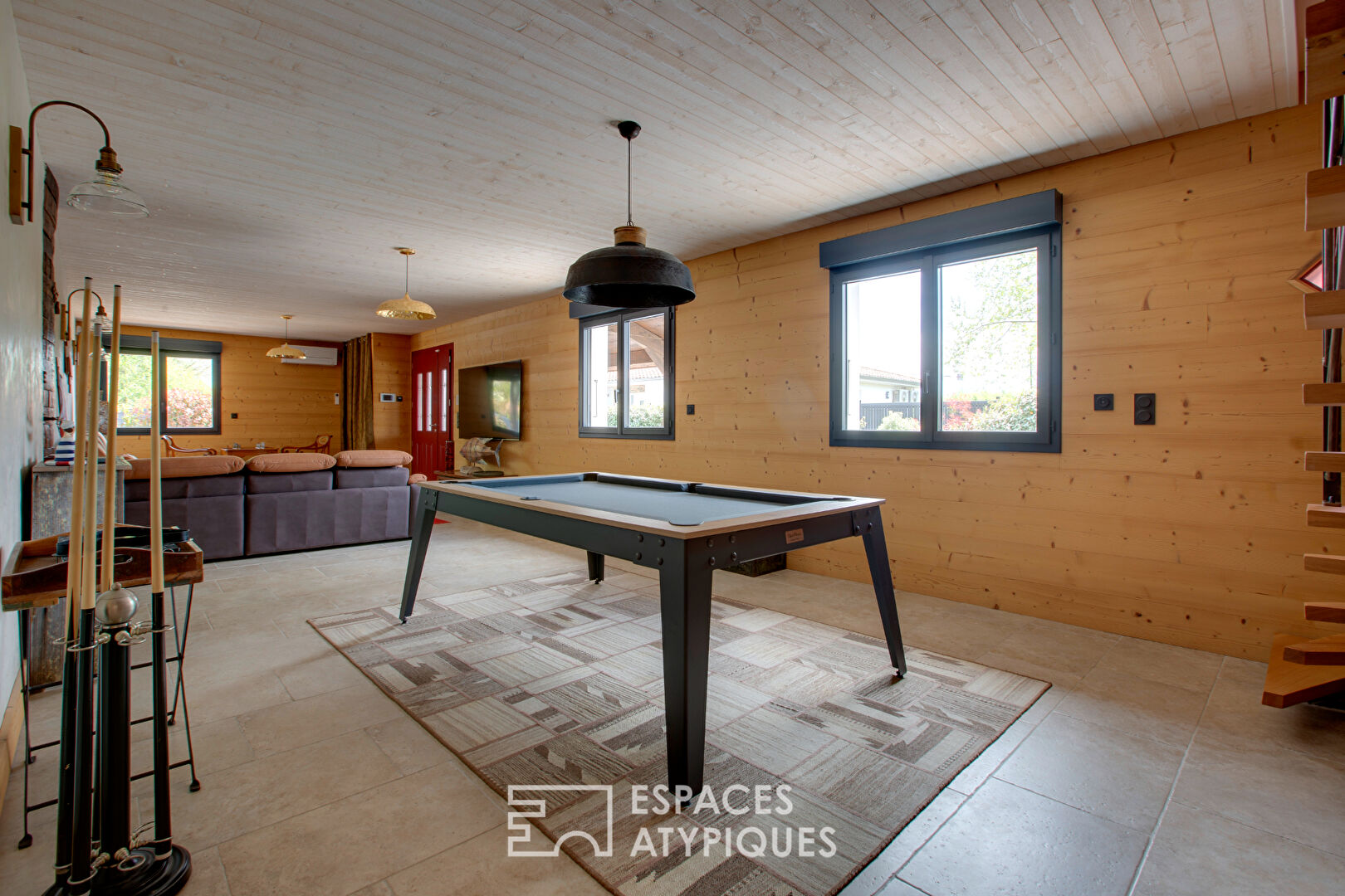 Contemporary elegance in the heart of a chalet atmosphere