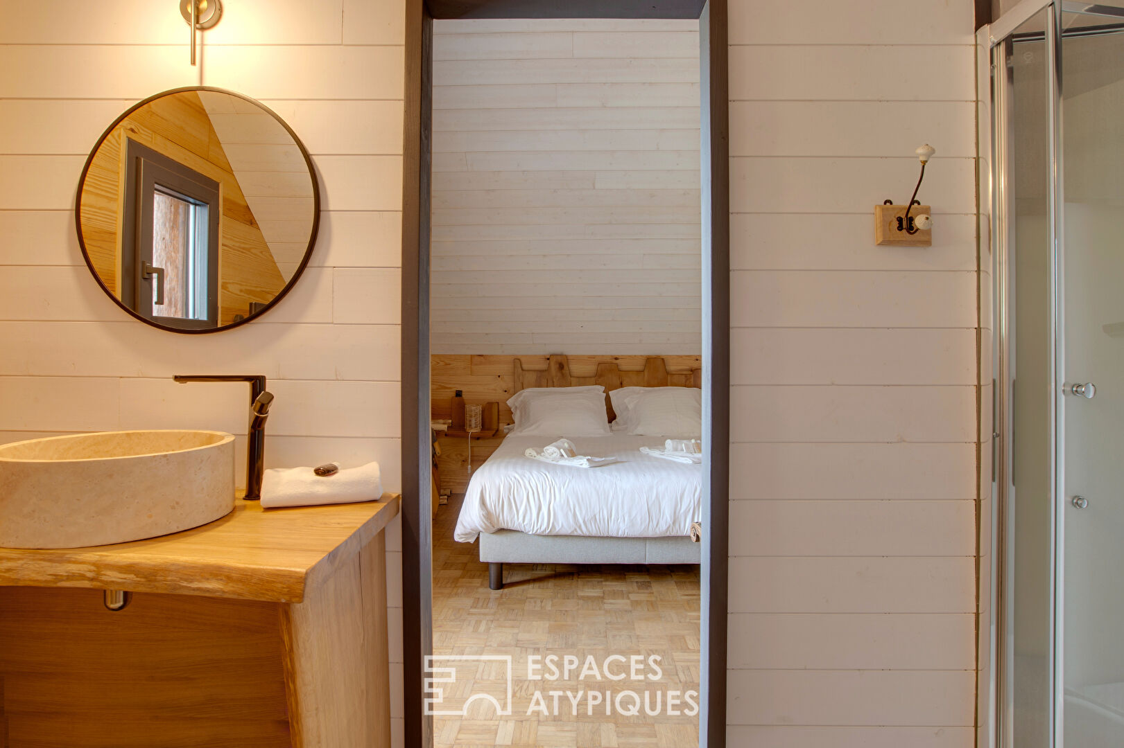 Contemporary elegance in the heart of a chalet atmosphere