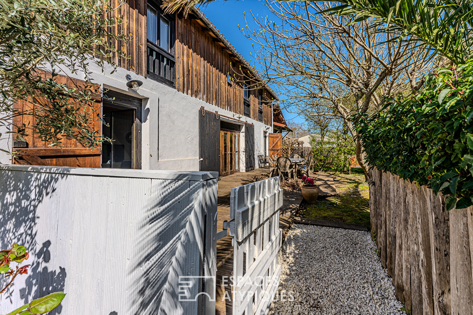 Maison de Maître aux abords du lac totalement rénovée