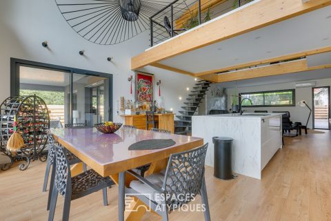 Architect-designed villa near the Atlantic Ocean