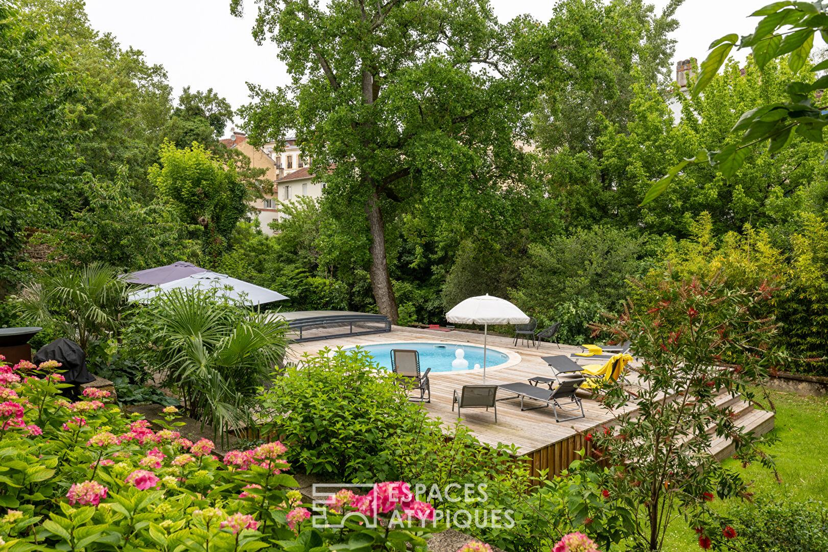 Charming residence in the heart of the city and its high-end guest rooms