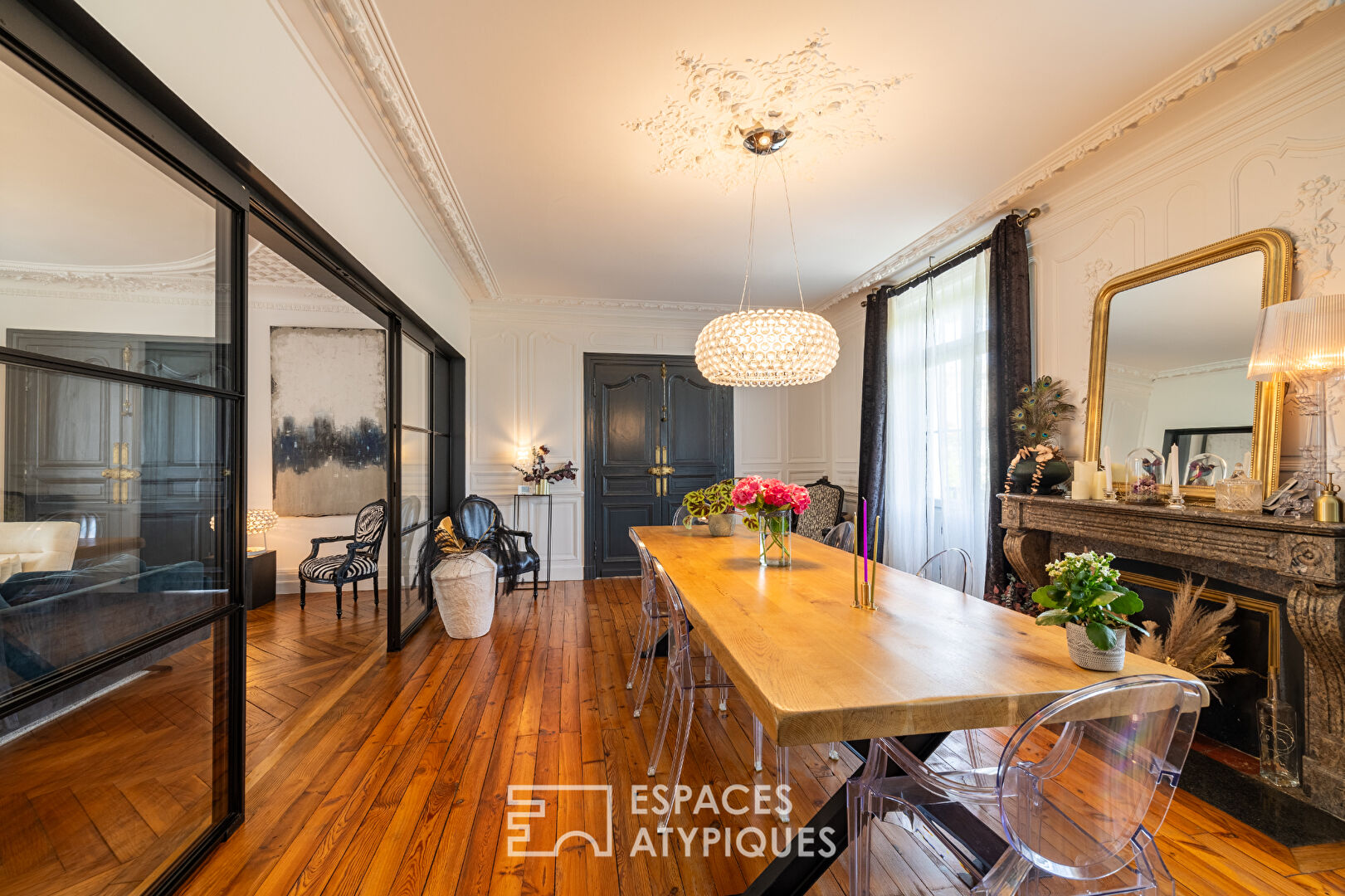 Charming residence in the heart of the city and its high-end guest rooms