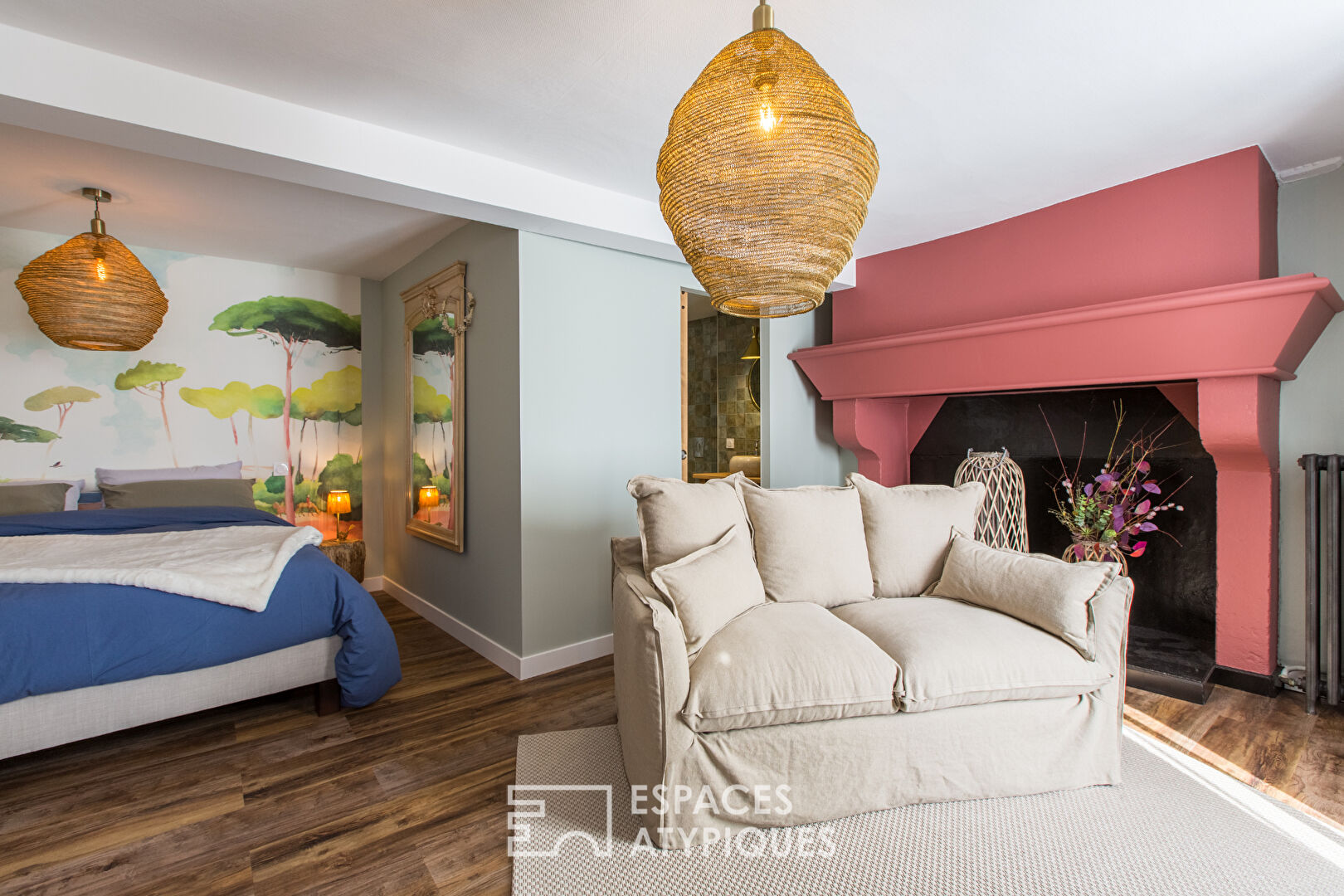 Charming residence in the heart of the city and its high-end guest rooms