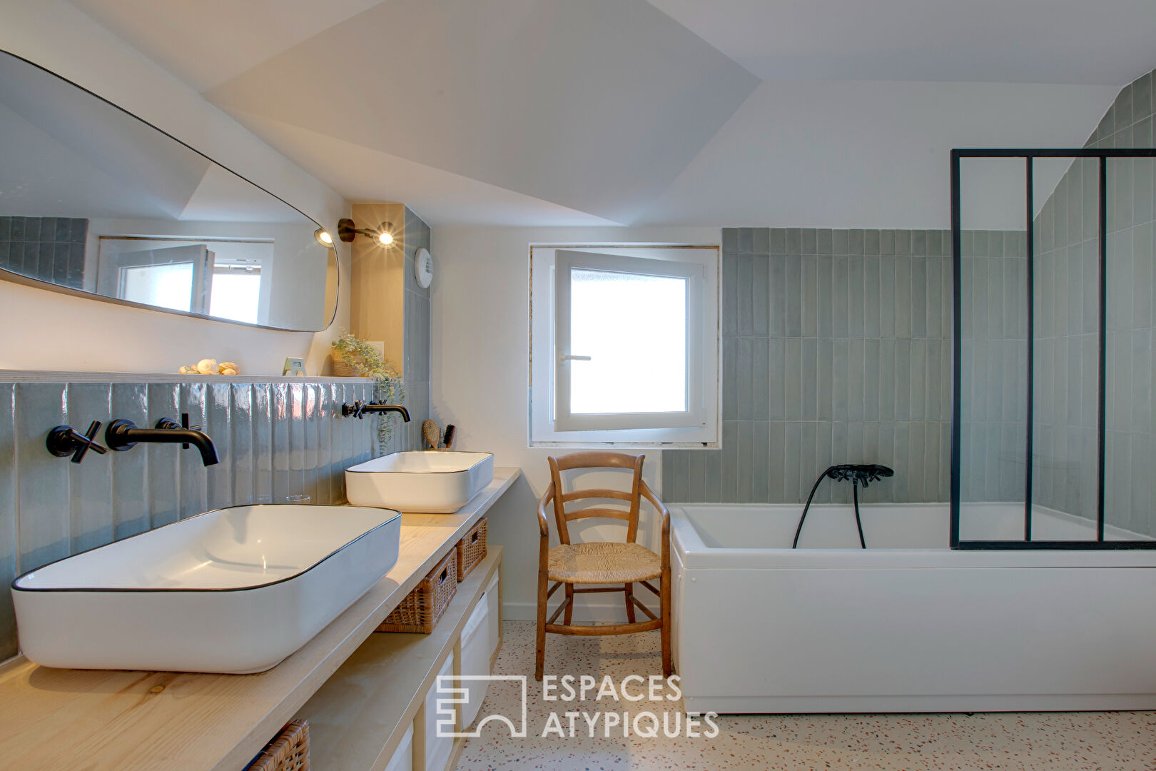 Charming 1930s house in the heart of town