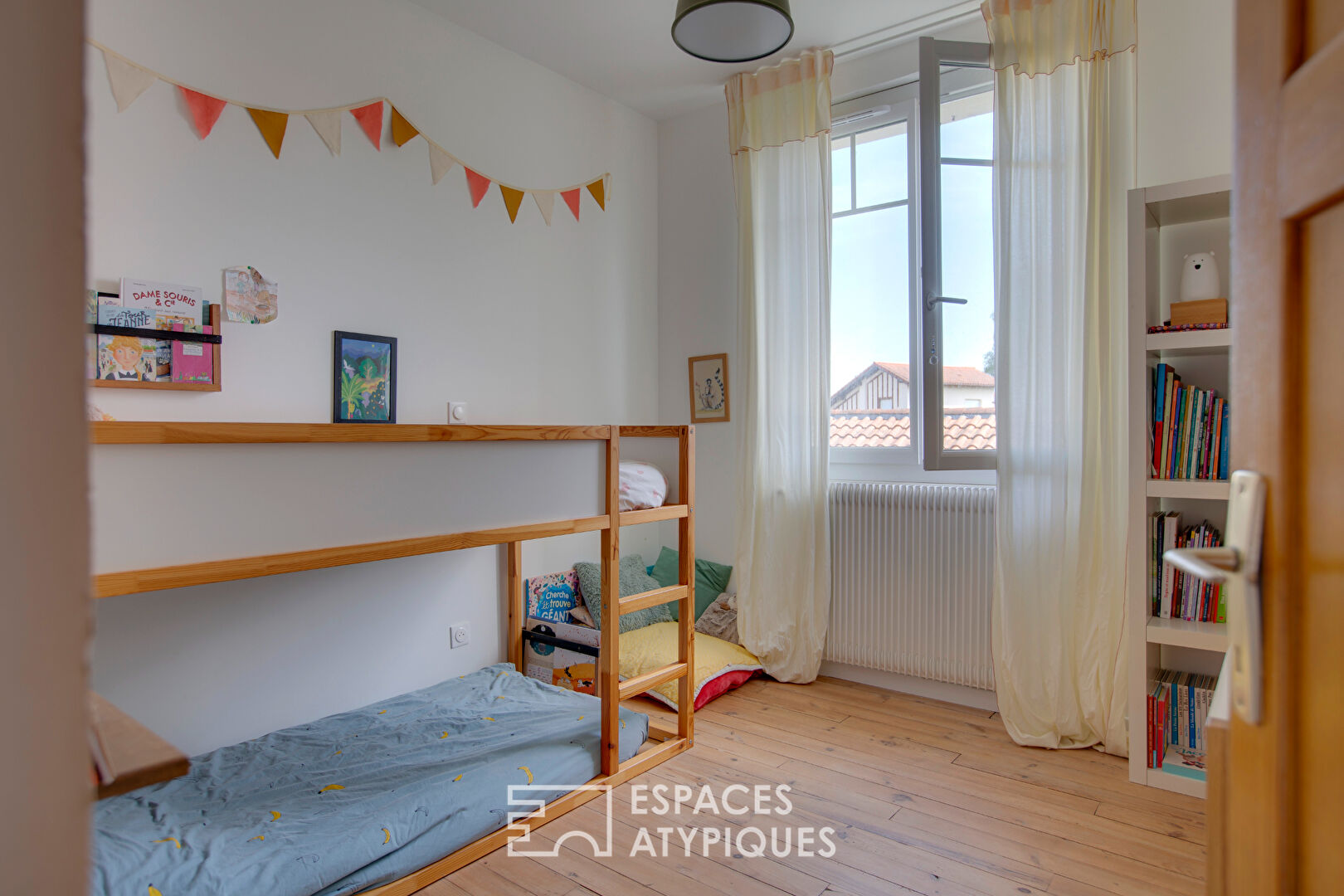 Charming 1930s house in the heart of town