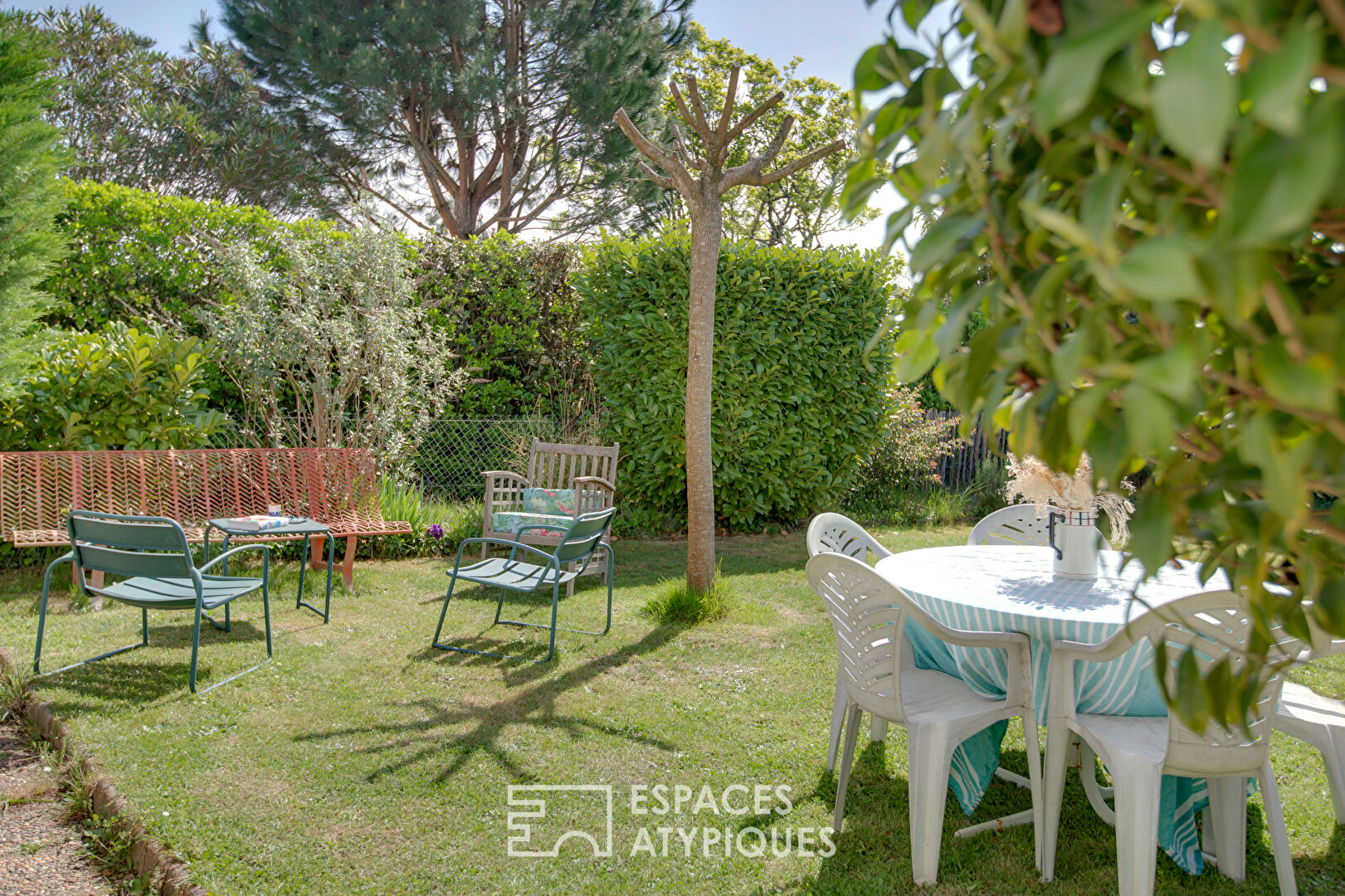 Charming 1930s house in the heart of town