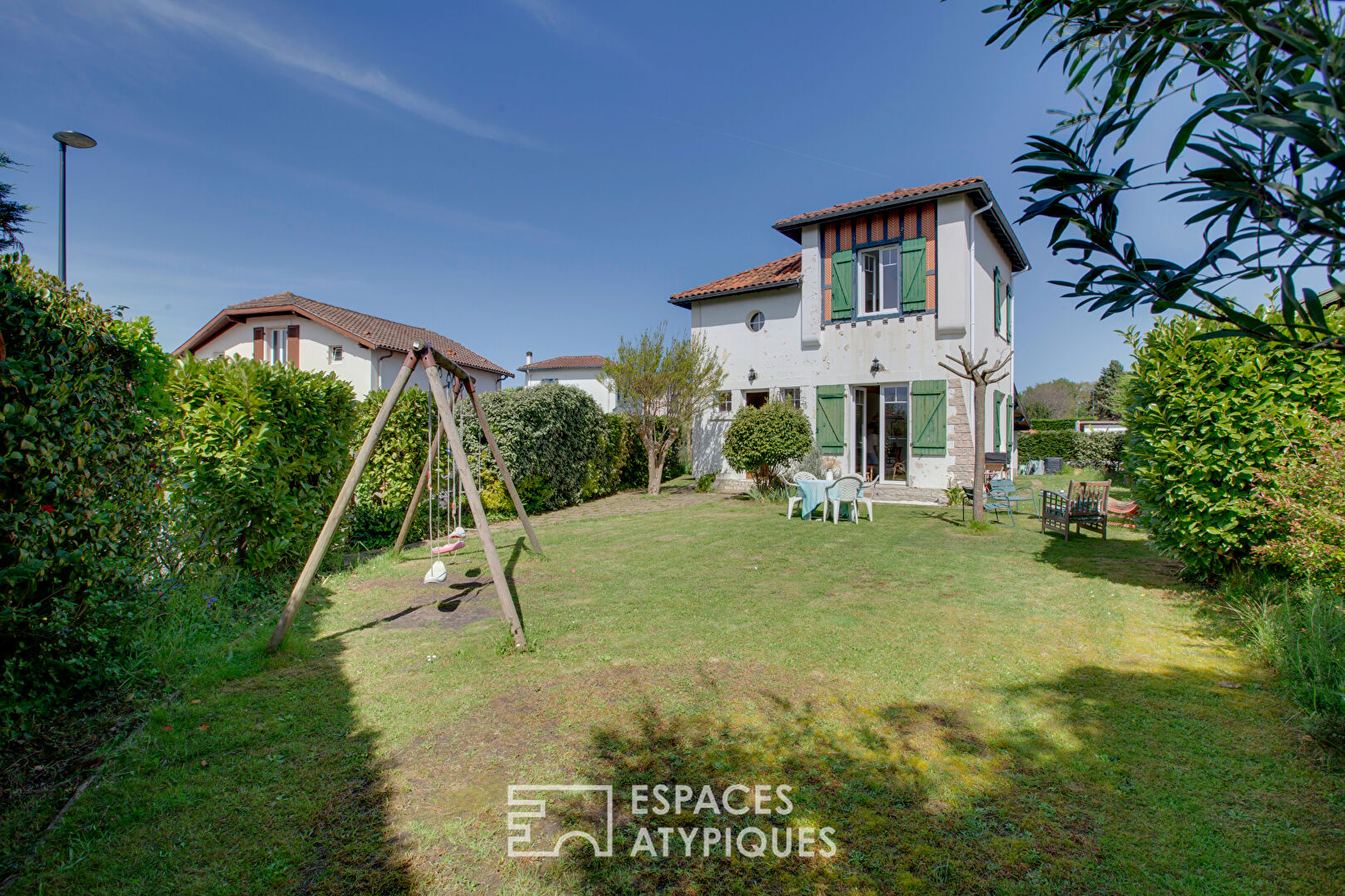 Charming 1930s house in the heart of town
