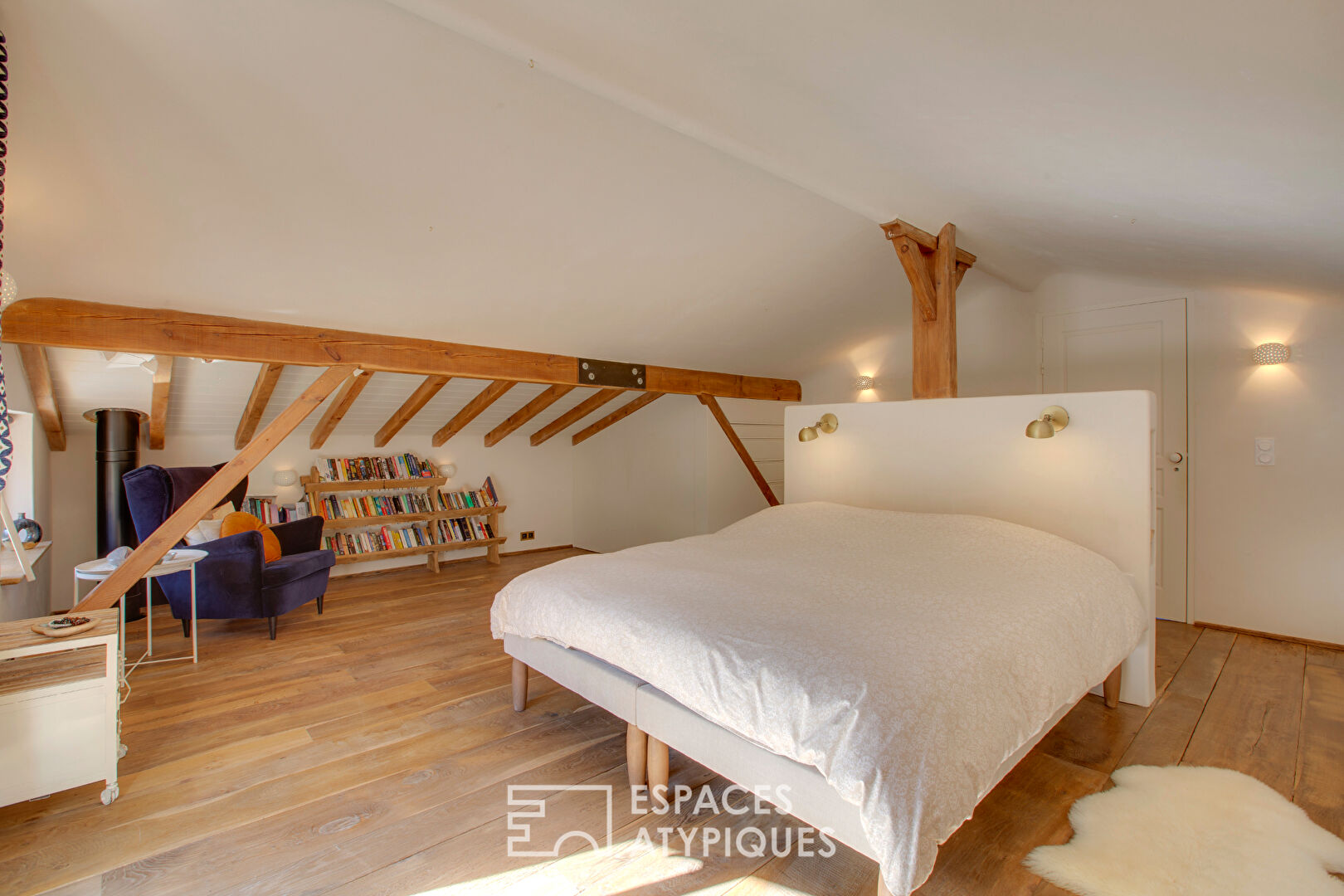 Maison à la rénovation de qualité et sa piscine vue forêt
