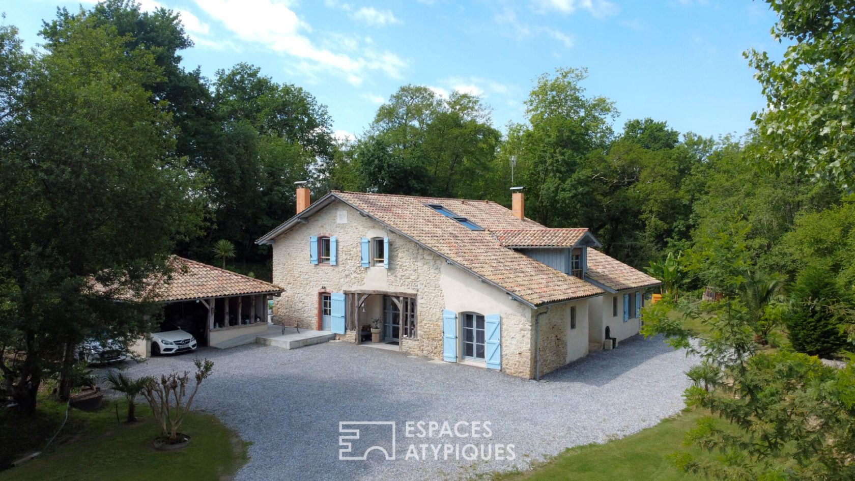 Ferme contemporaine de caractère entre océan et nature