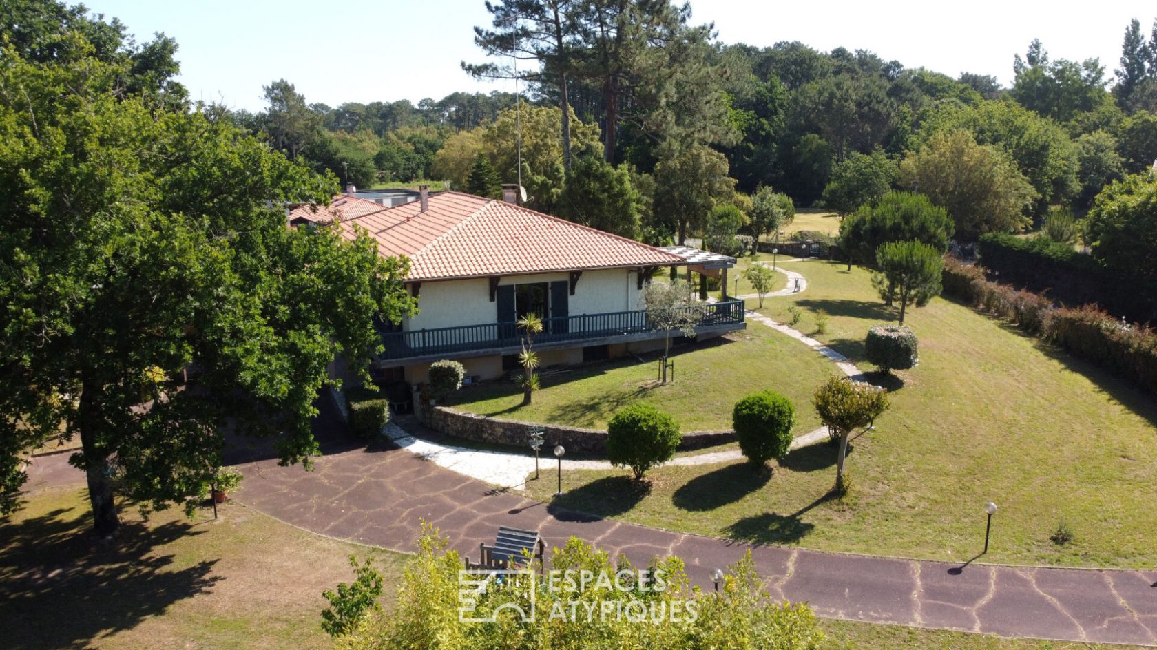 Maison Landaise de caractère au cadre de vie privilégié