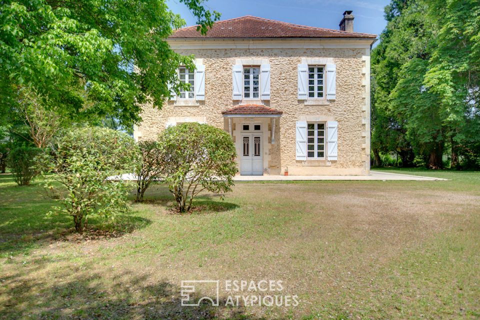 Maison de charme avec piscine et dépendance