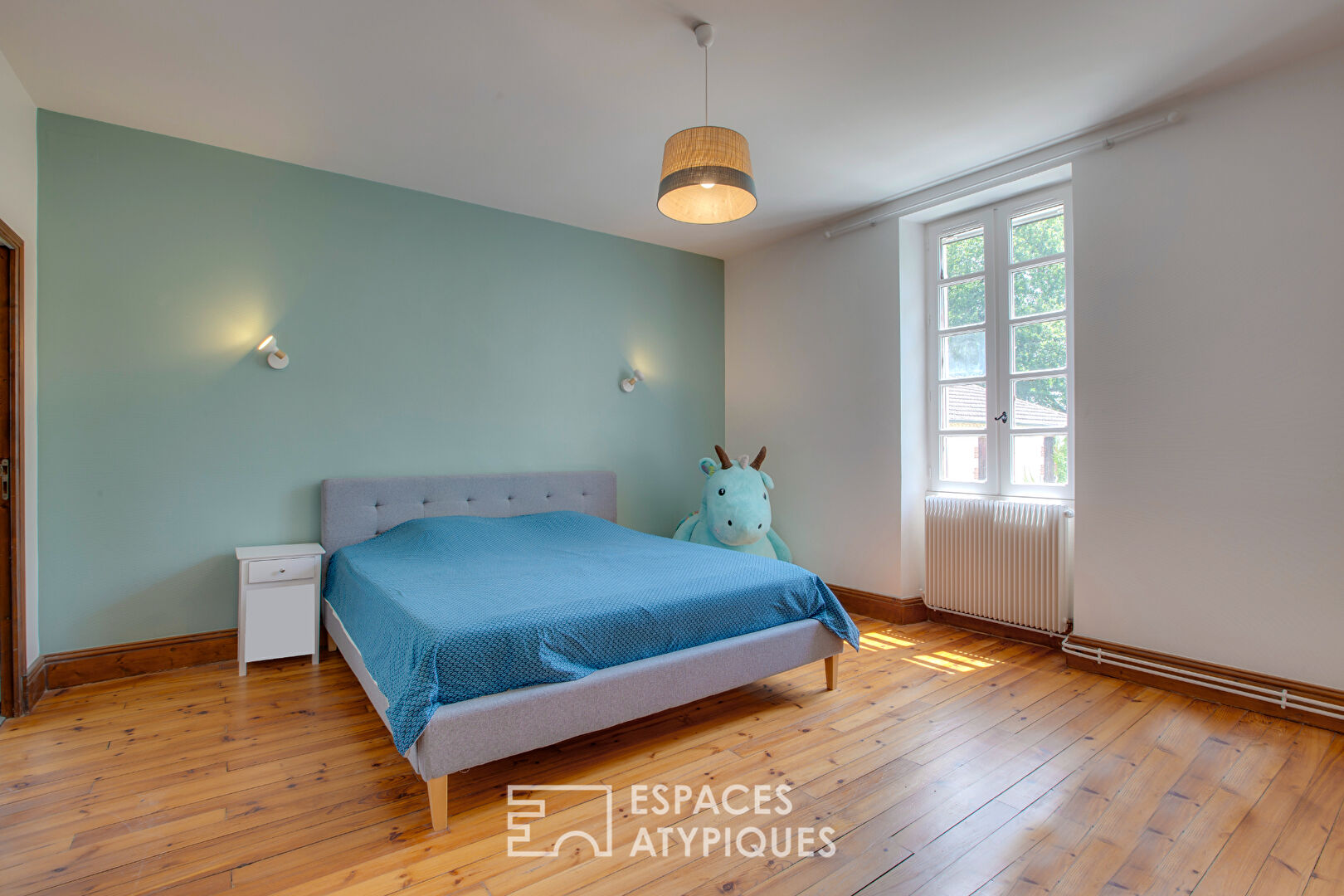 Maison de charme avec piscine et dépendance