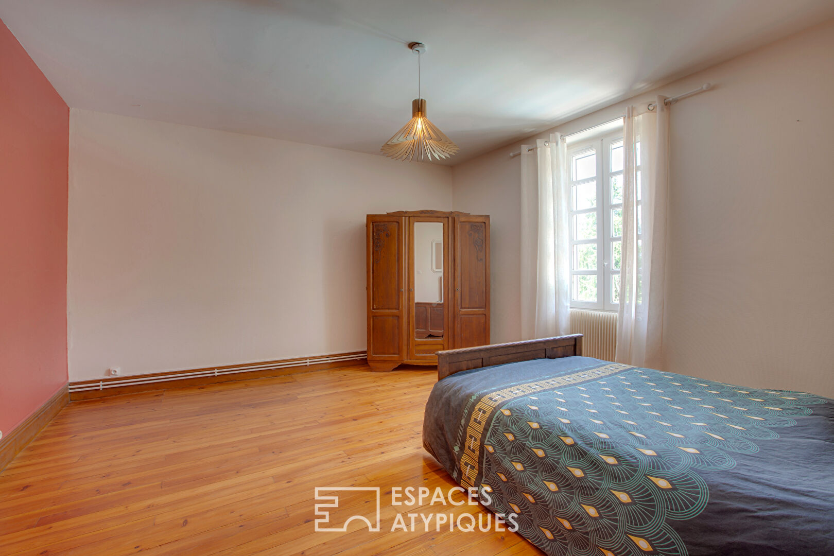 Maison de charme avec piscine et dépendance