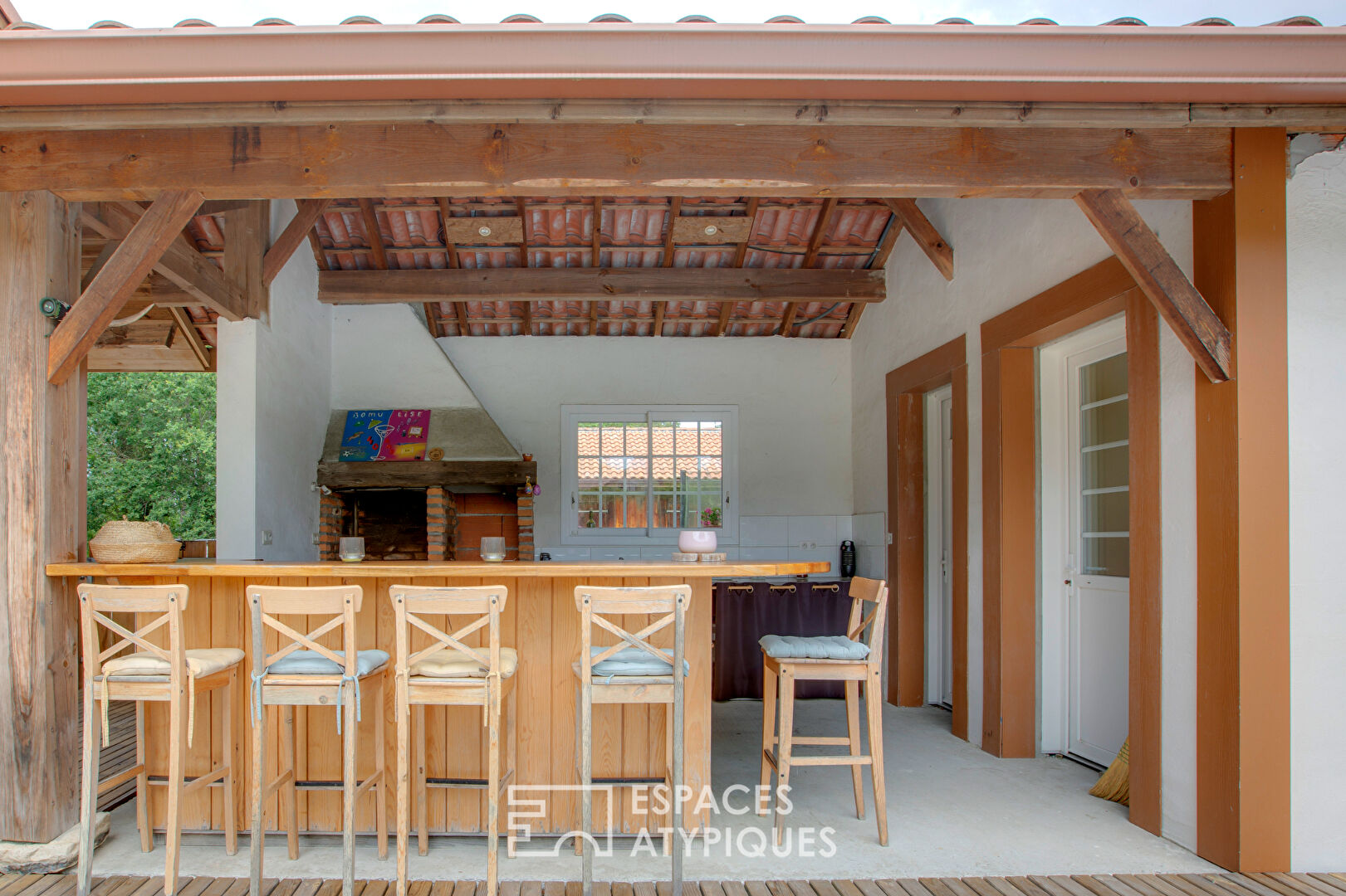 Propriété avec gîte et piscine dans un écrin de verdure