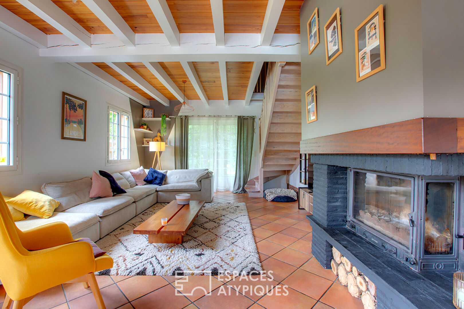 Propriété avec gîte et piscine dans un écrin de verdure