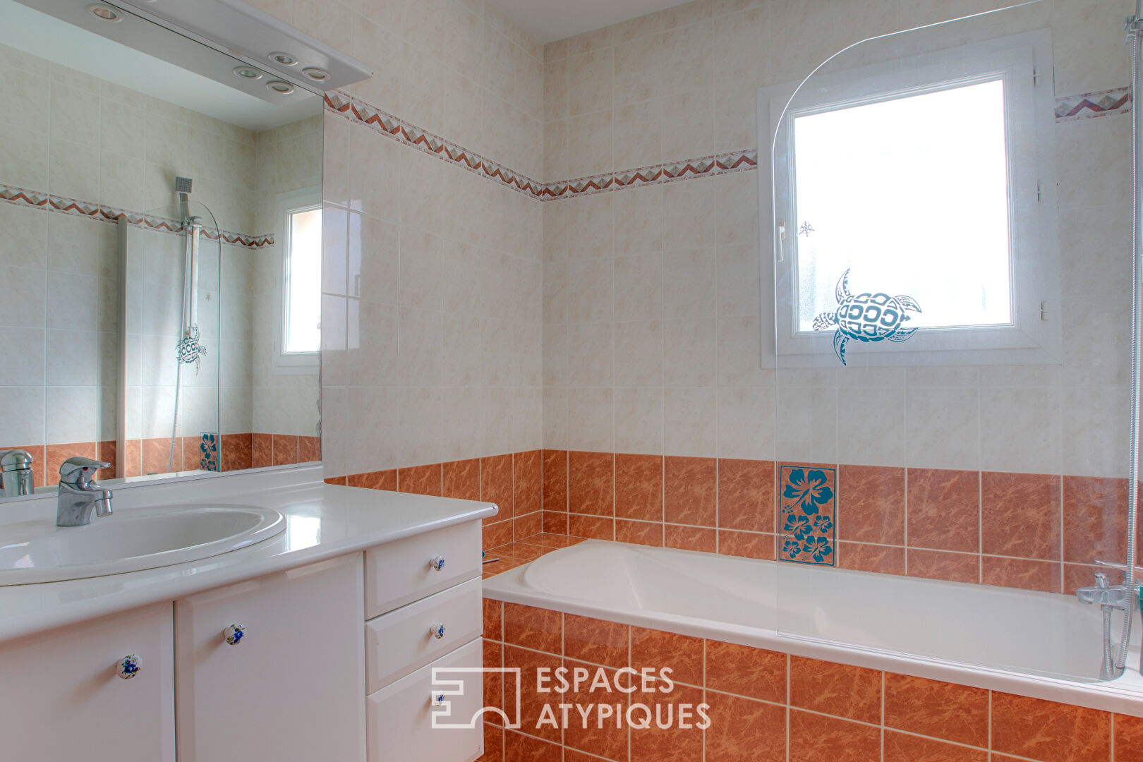 Maison familiale avec piscine, à deux pas de l’océan