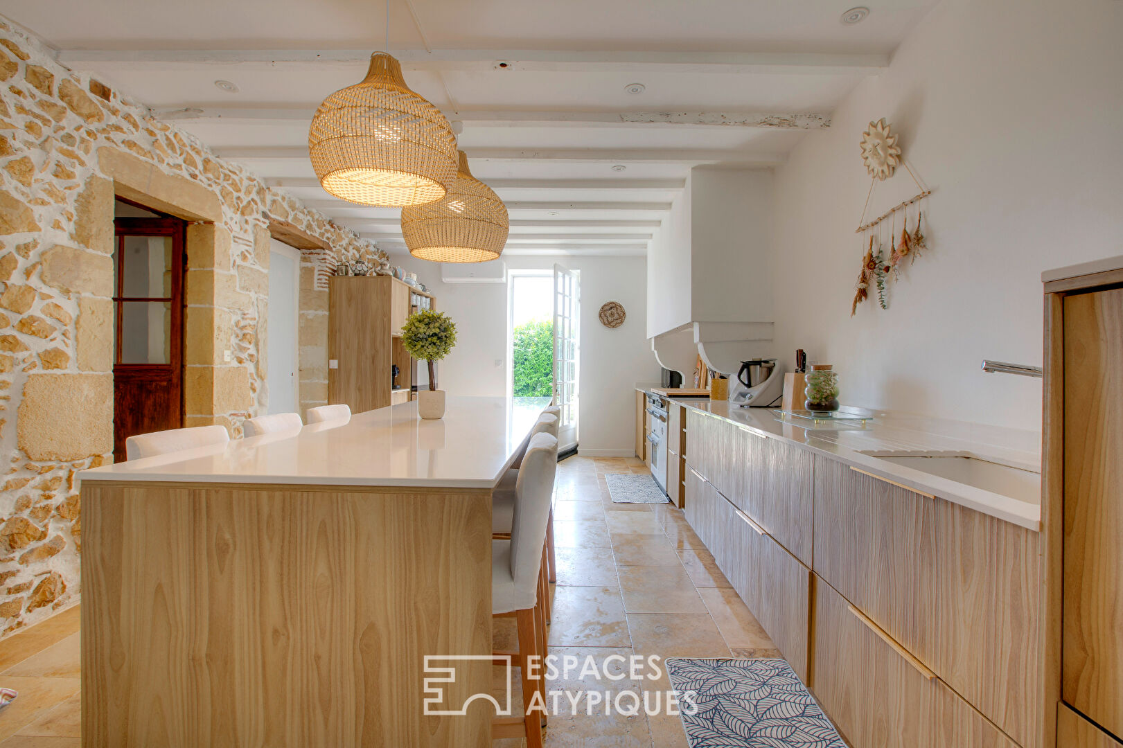 Charme absolu et prestations haut de gamme pour cette bastide de standing