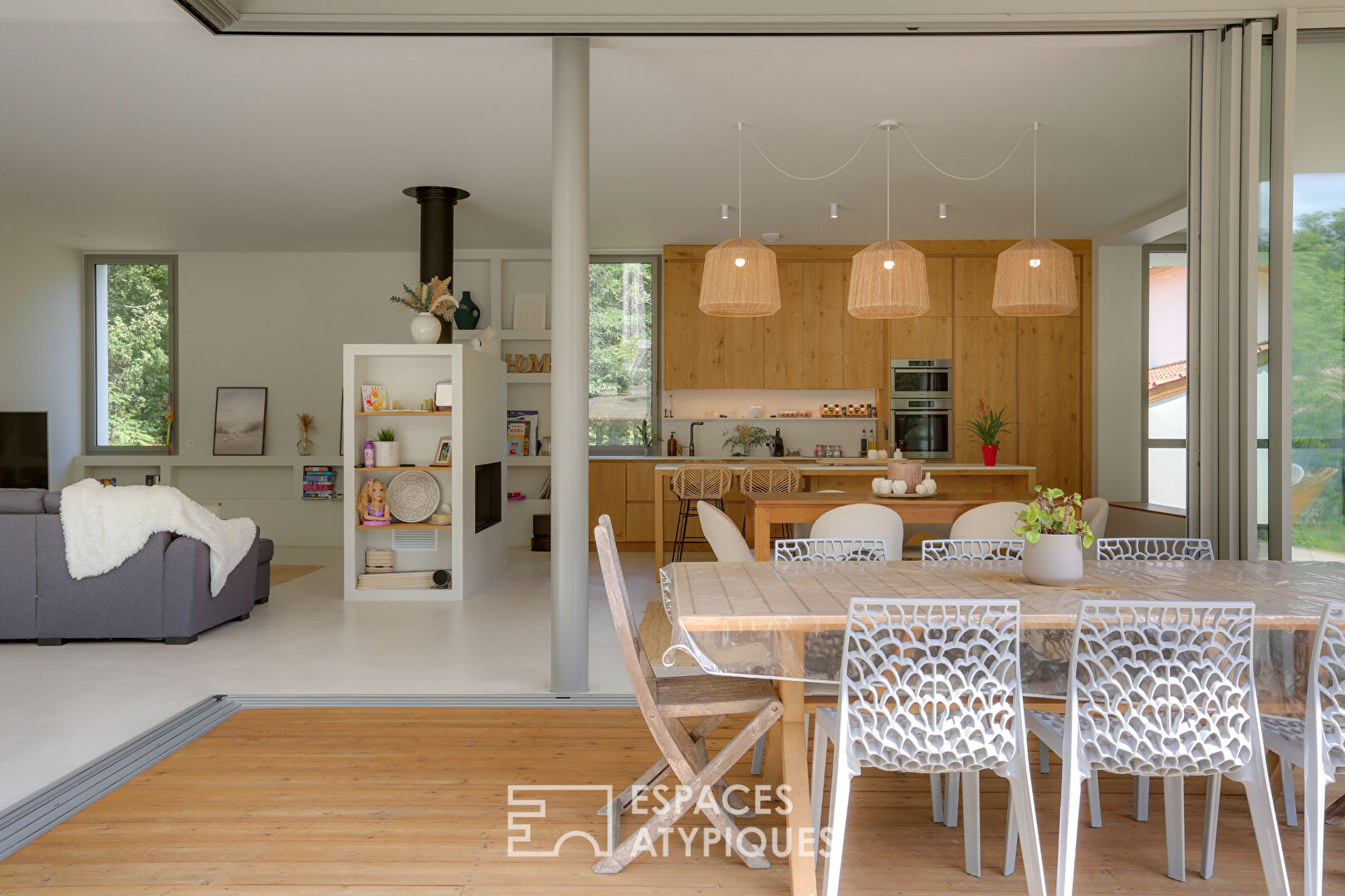 Minimalist elegance and open spaces close to the beaches