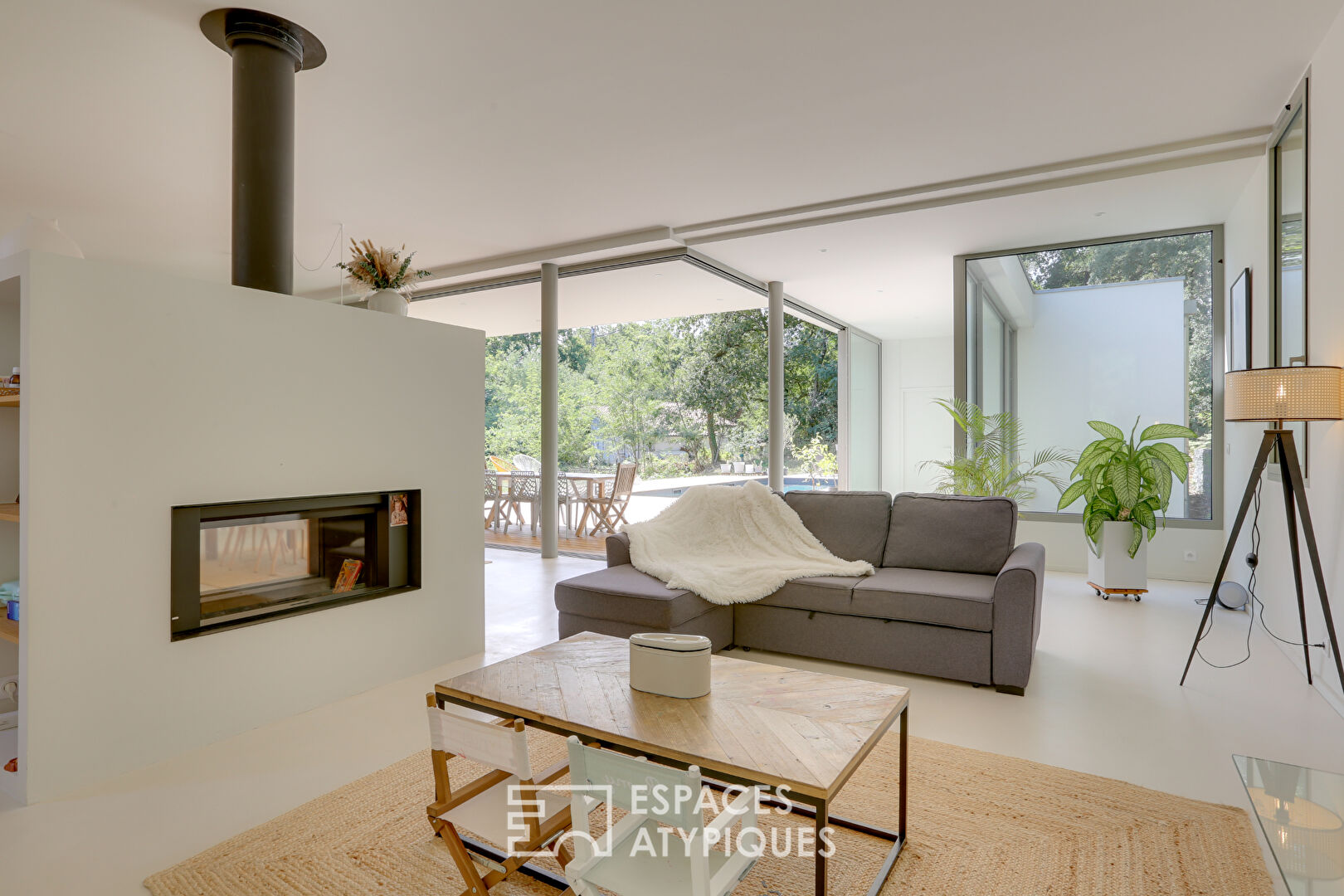 Minimalist elegance and open spaces close to the beaches