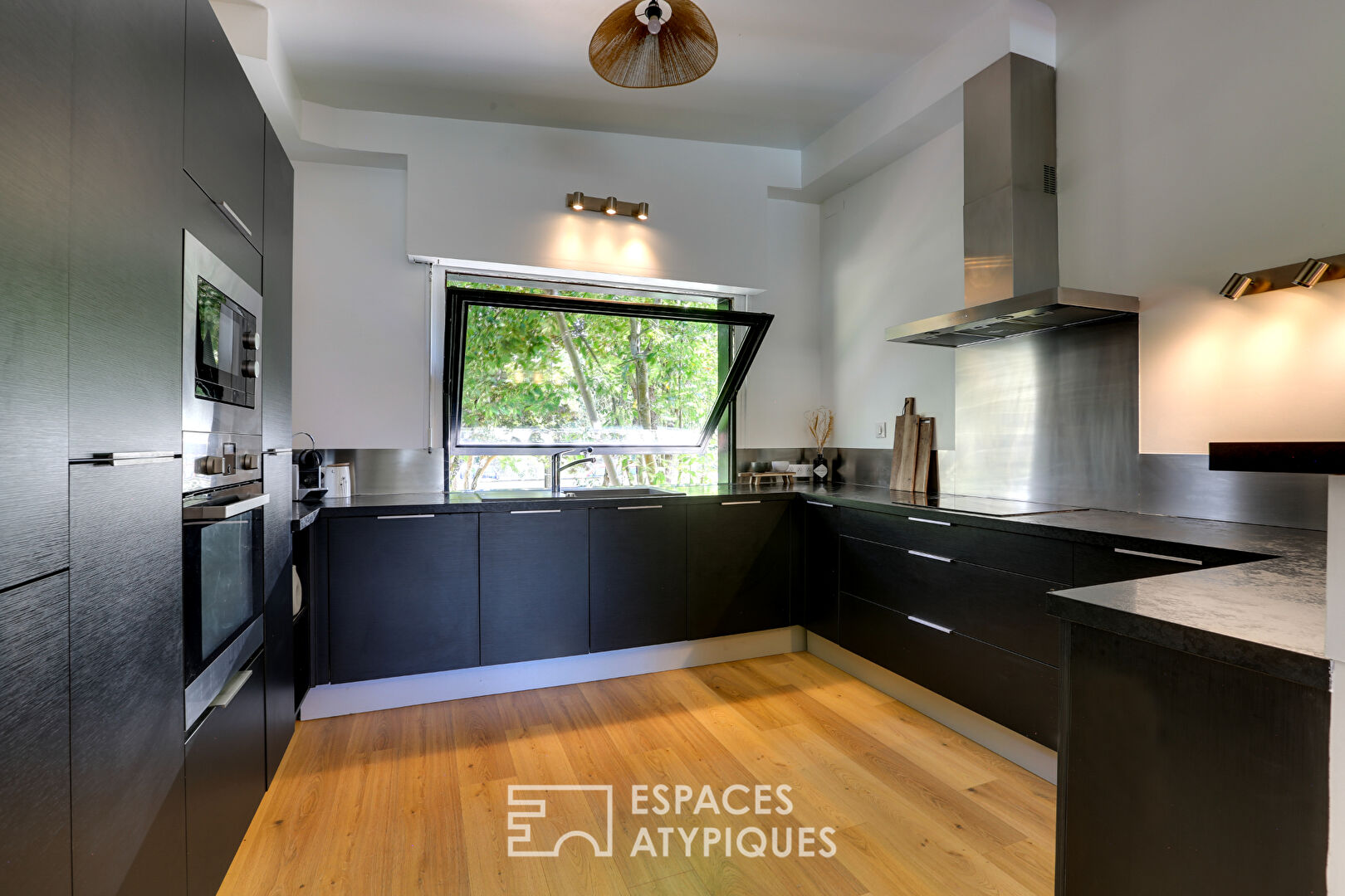 Maison d’architecte rénovée des années seventies