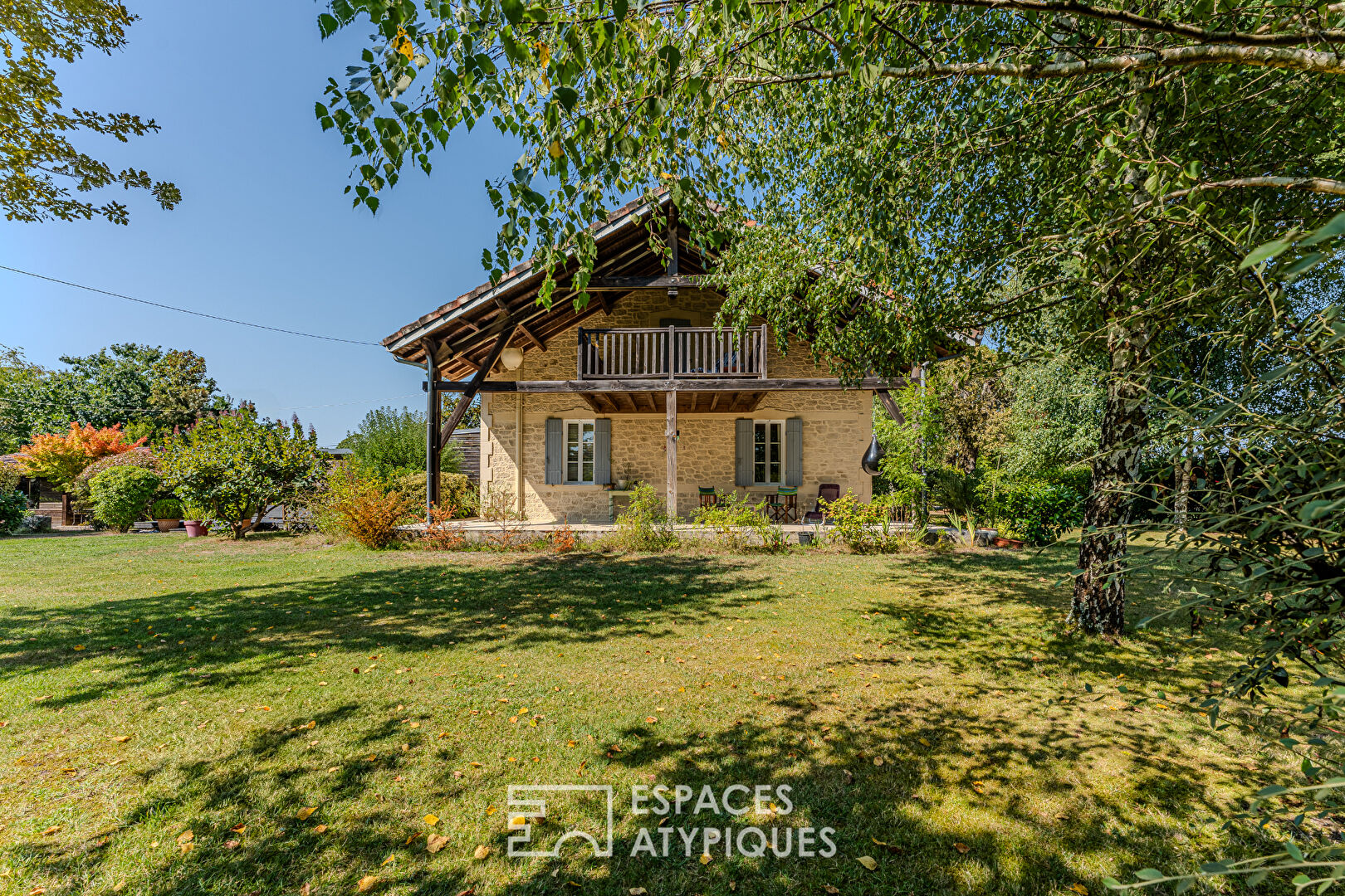 Authentique maison en pierre et son parc aboré