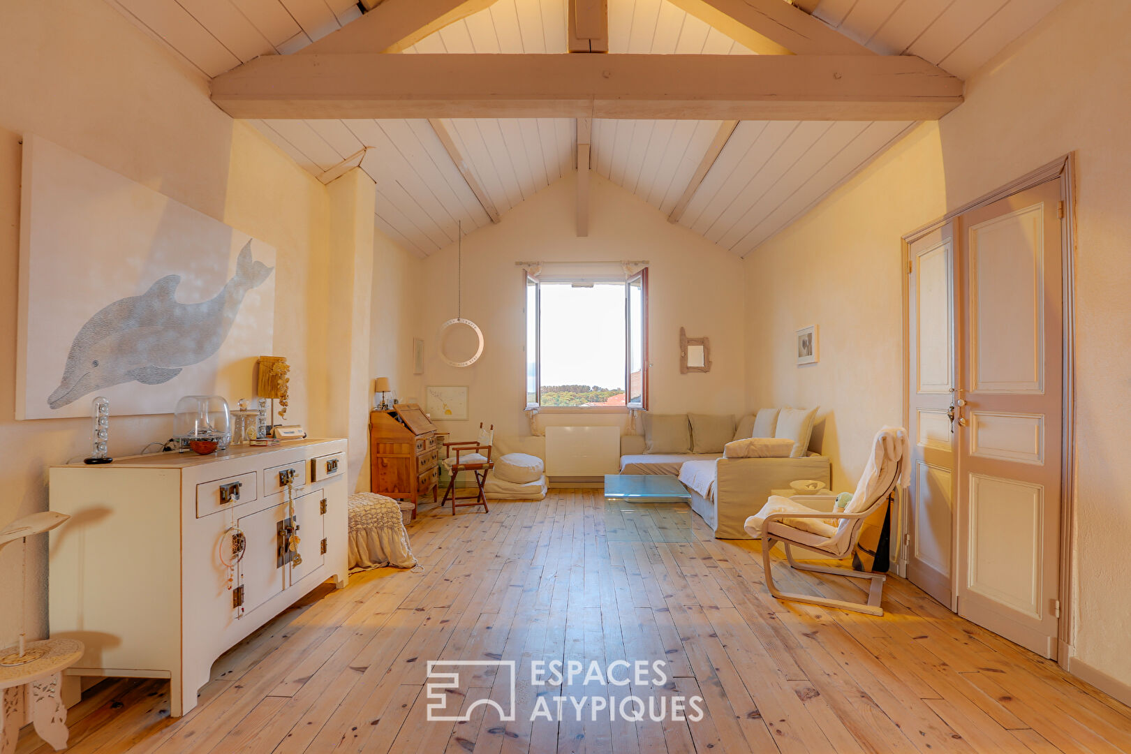 Villa emblématique en première ligne face à l’océan Atlantique
