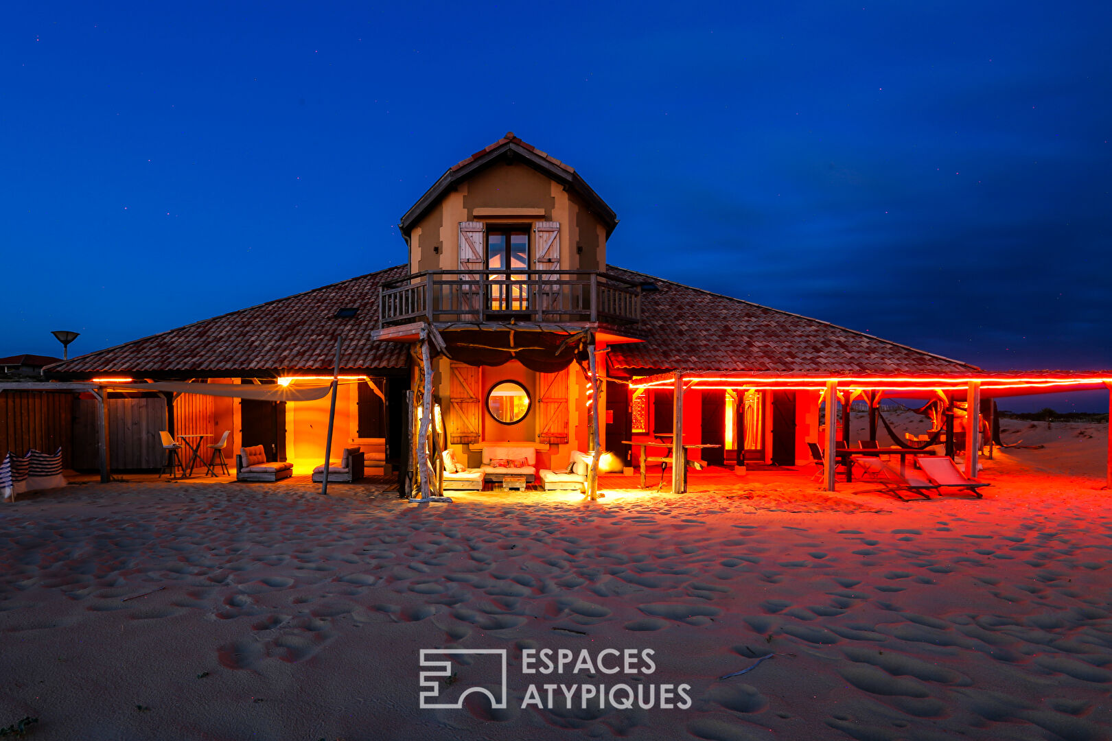 Villa emblématique en première ligne face à l’océan Atlantique