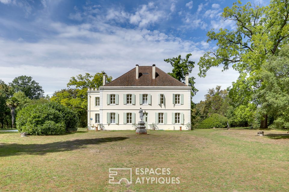 Maison de maître, dépendances et son parc arboré