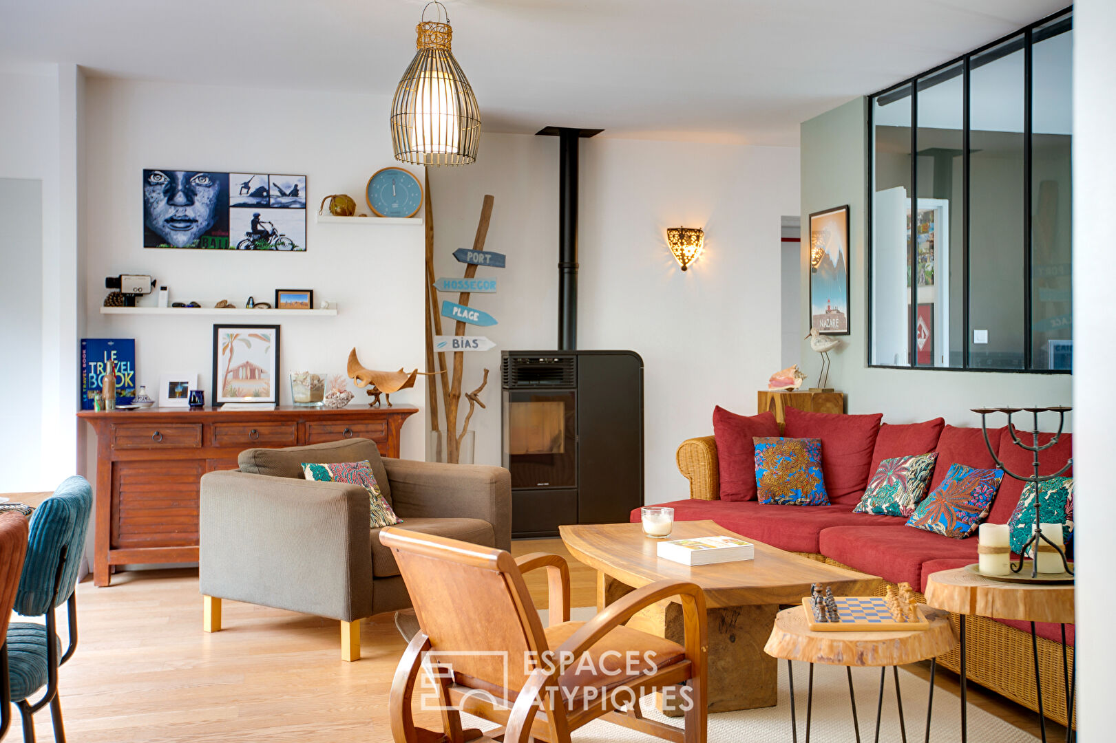 Villa avec piscine entre forêt et océan