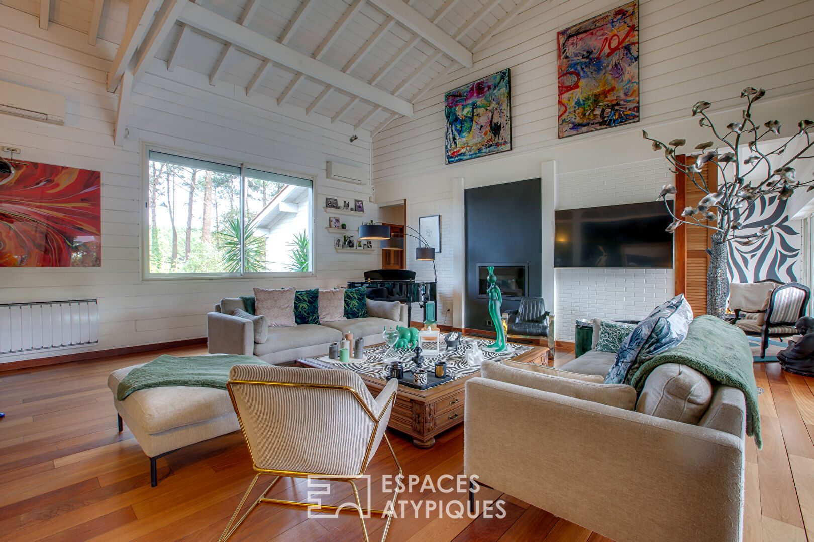 Elégance contemporaine au coeur d’un écrin boisé