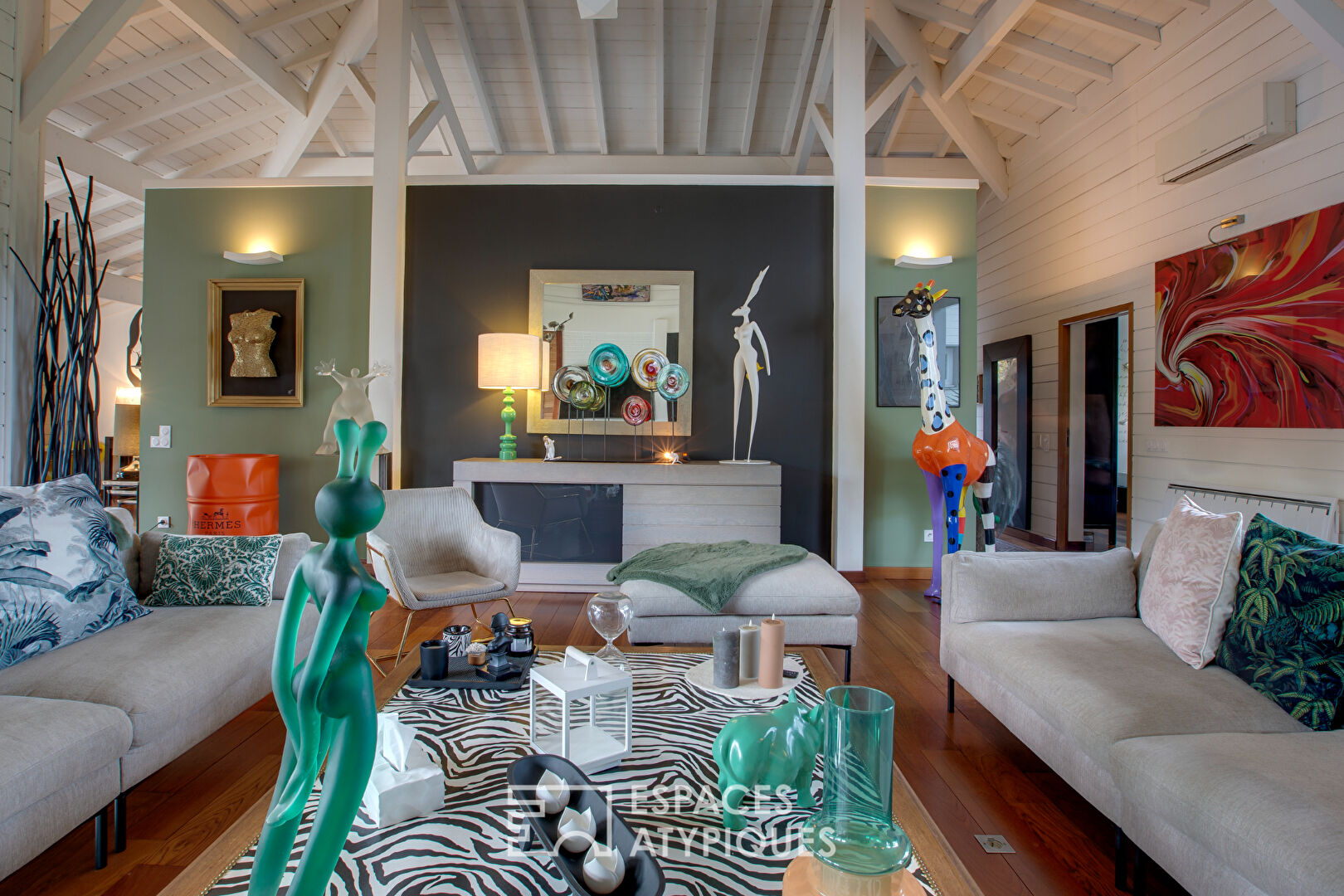 Elégance contemporaine au coeur d’un écrin boisé