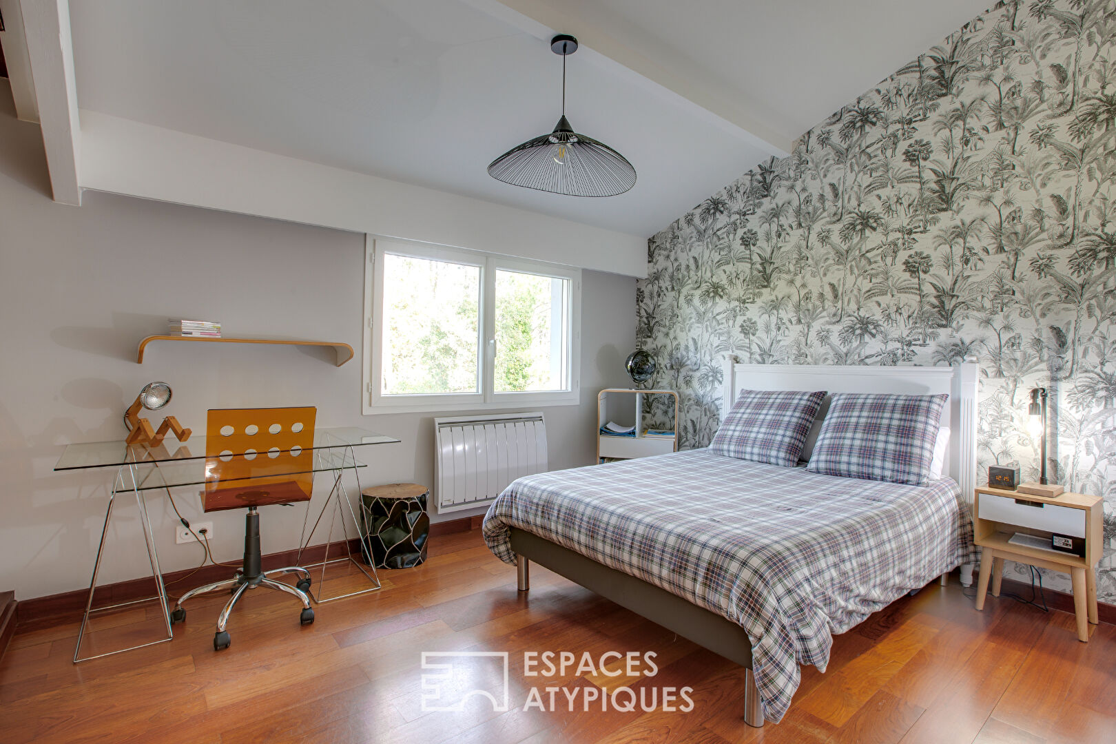 Elégance contemporaine au coeur d’un écrin boisé