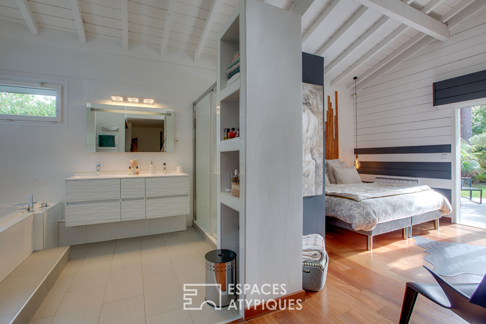 Elégance contemporaine au coeur d’un écrin boisé