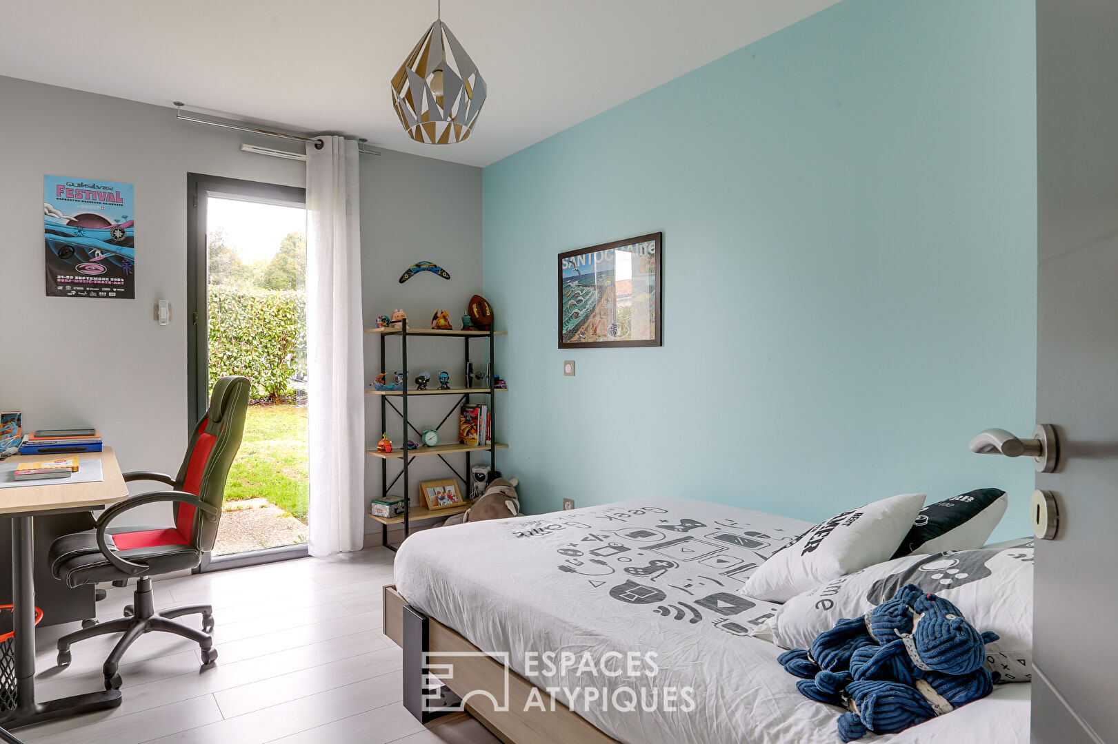 Villa contemporaine aux lignes épurées avec piscine