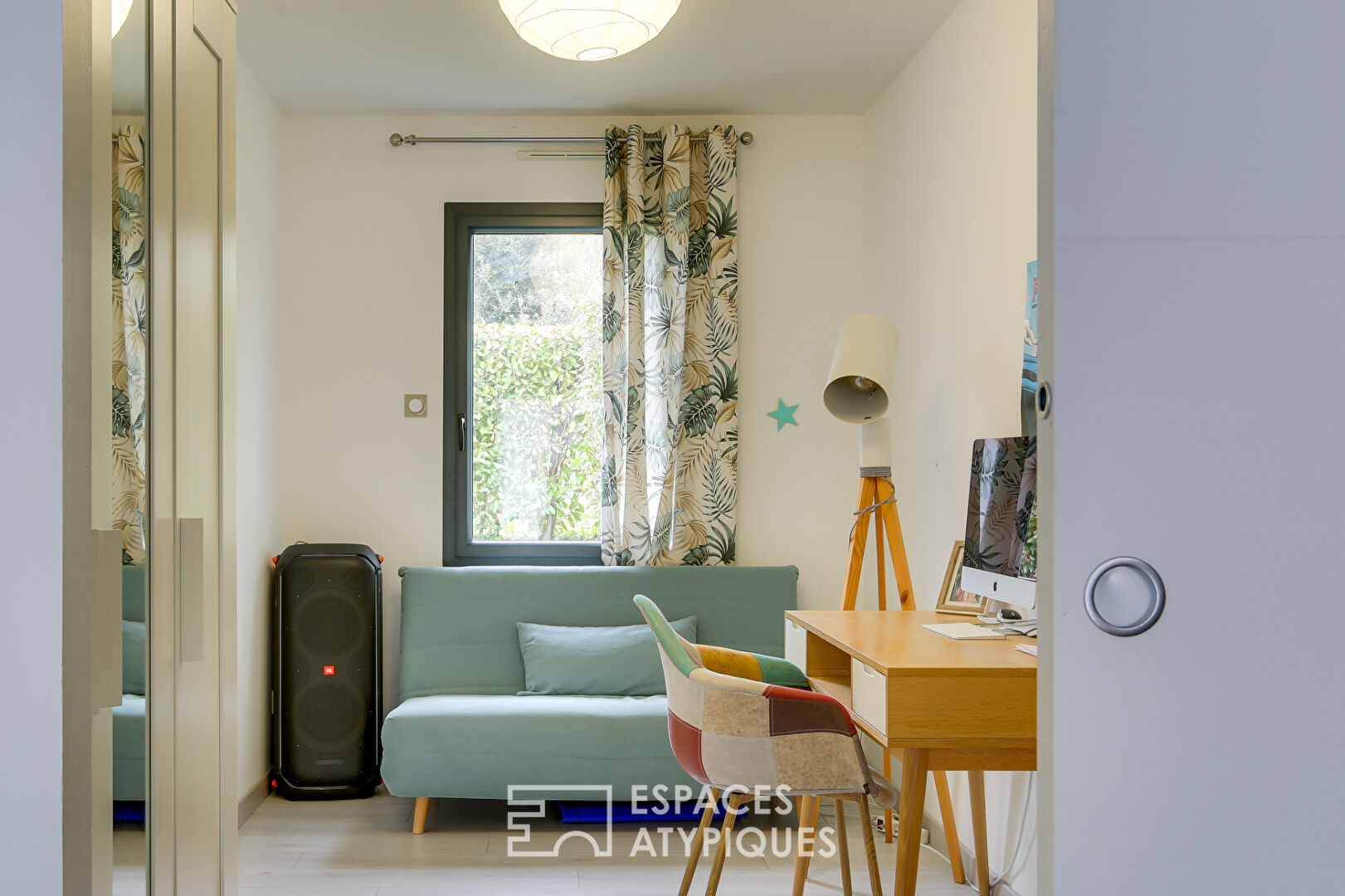 Villa contemporaine aux lignes épurées avec piscine