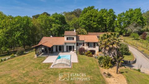 Propriété entre pins et Pyrénées aux multiples possibilités