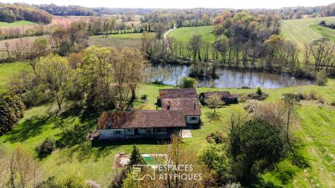 Corps de ferme en pleine campagne et sa vue dominante