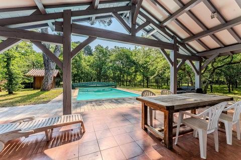 Propriété Landaise avec piscine au coeur d’un environnement boisé