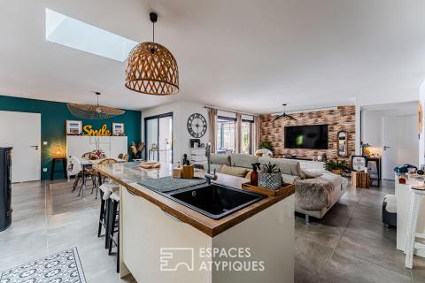 Contemporary house: elegance and the art of outdoor living