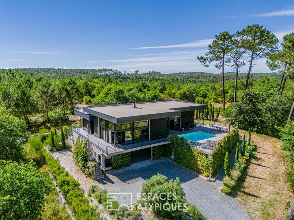 Propriété d'architecte confidentielle en lisière de forêt du Golf