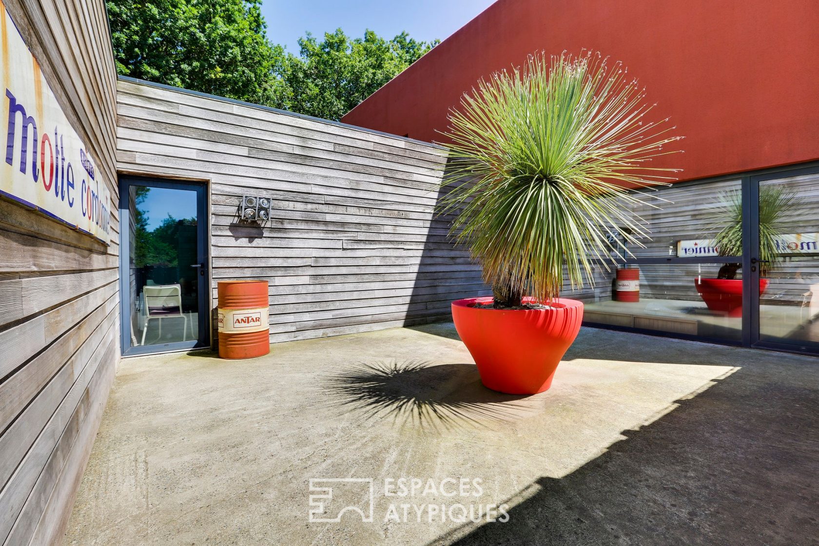 Contemporary villa nestled in the trees – Pey – 250 m²