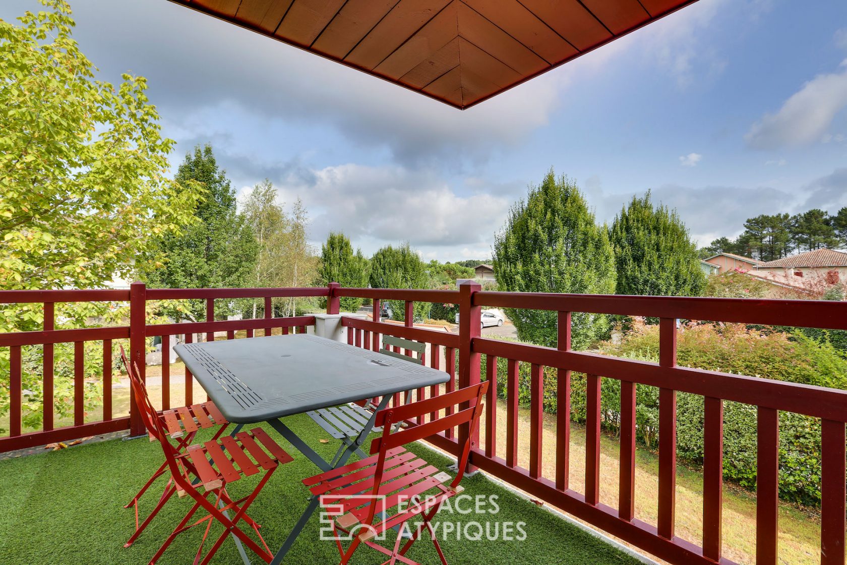 Appartement avec terrasse et piscine