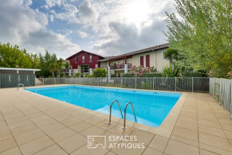 Appartement avec terrasse et piscine