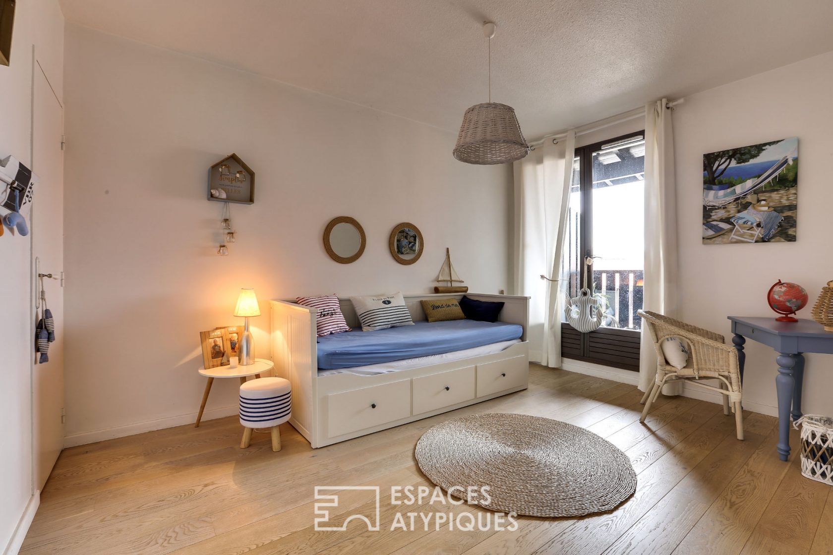 Appartement aux triples extérieurs en dernier étage
