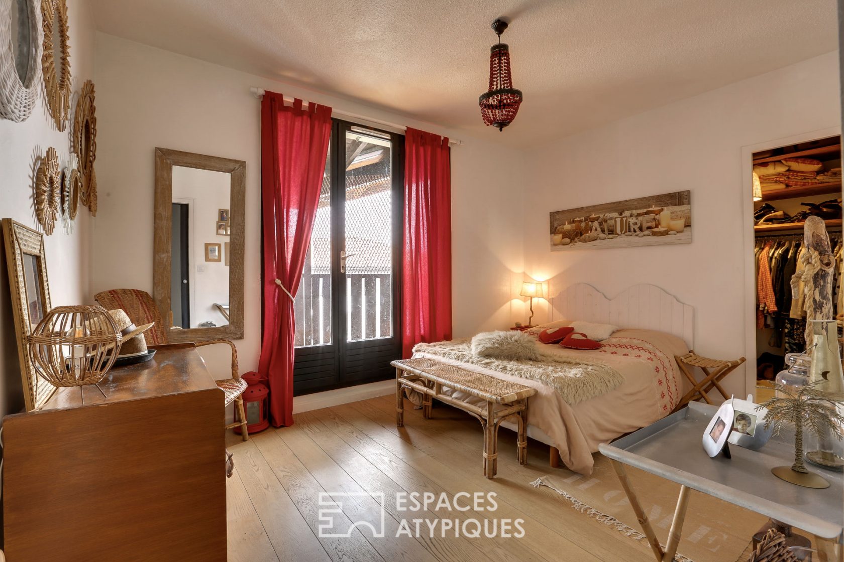 Appartement aux triples extérieurs en dernier étage