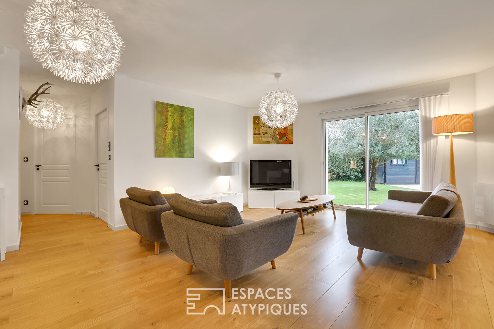 La lumineuse contemporaine